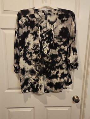 a.n.a Black & White Tie-Dye Lace-Up V-Neck Blouse